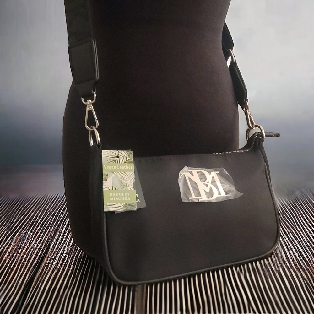 Badgley Mischka NWT cross body bag black